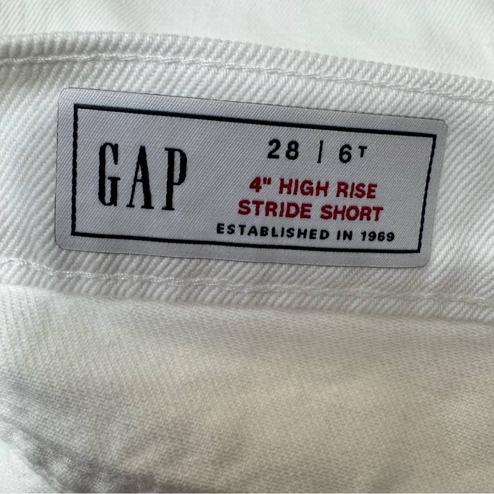 Gap 4” High Rise Stride Jean Shorts Tall - Picture 10 of 12